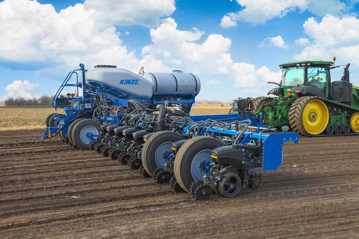 Kinze Announces 5000 Series Row Unit, Two New Planters